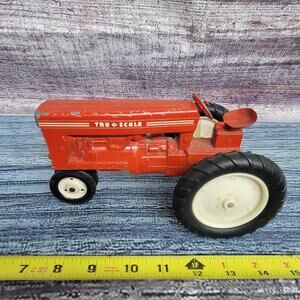 Vtg Tru-Scale 1/16 scale International Harvester die-cast n/frontend tractor red